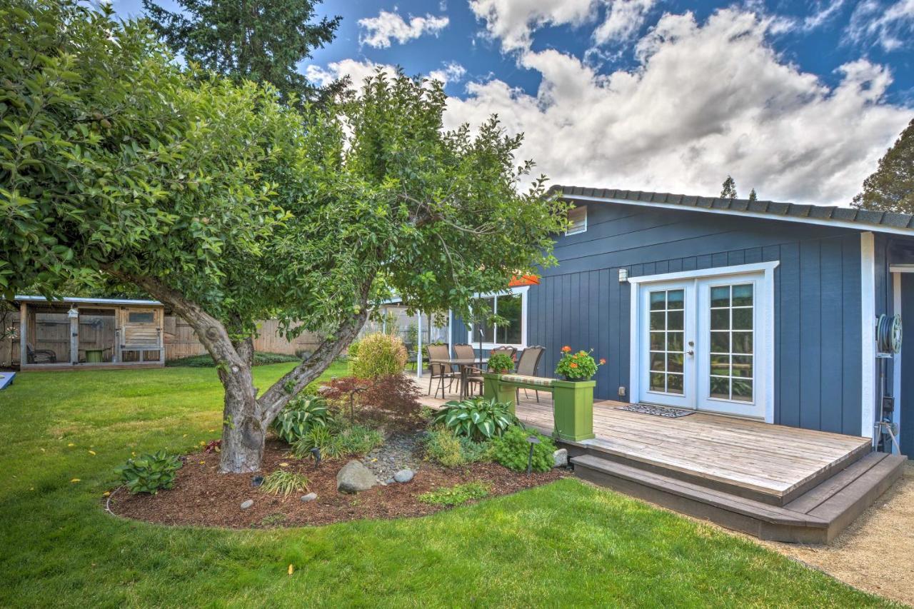 Central Medford Family Retreat With Large Yard! Екстер'єр фото