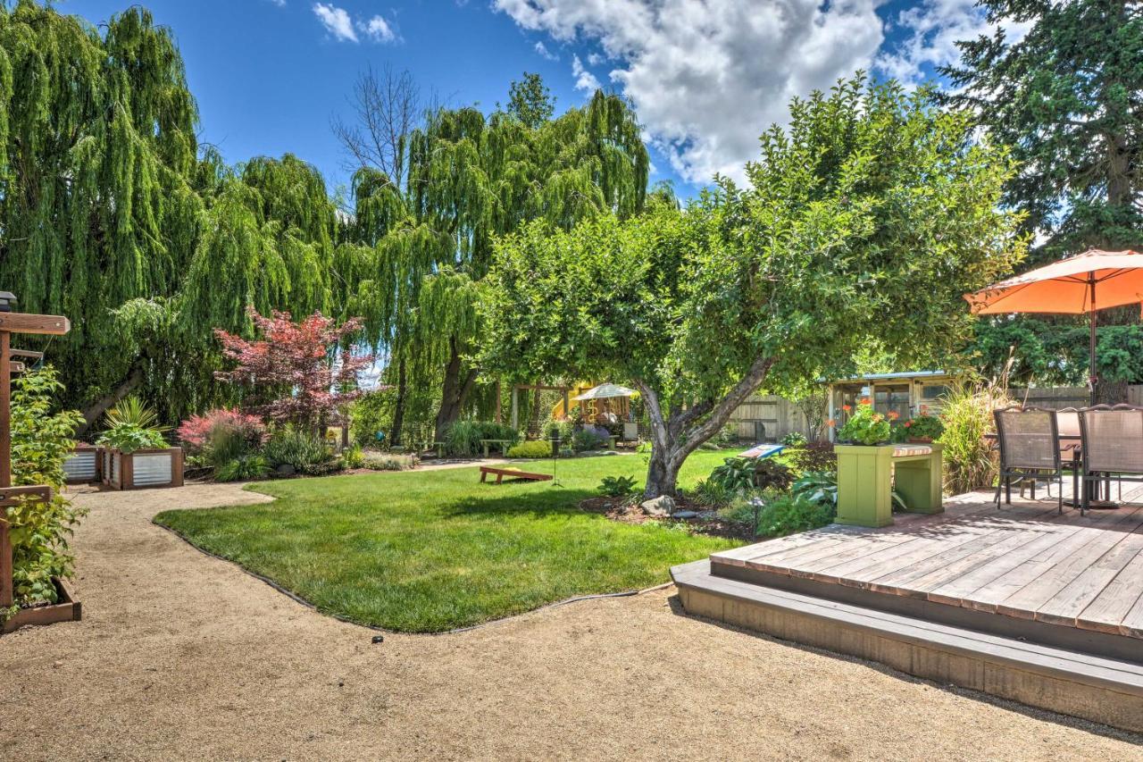 Central Medford Family Retreat With Large Yard! Екстер'єр фото